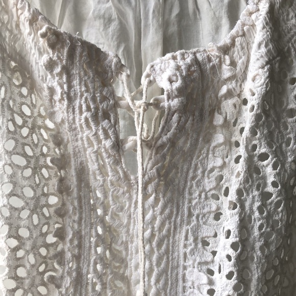 White front laced tank top - Picture 3 of 4